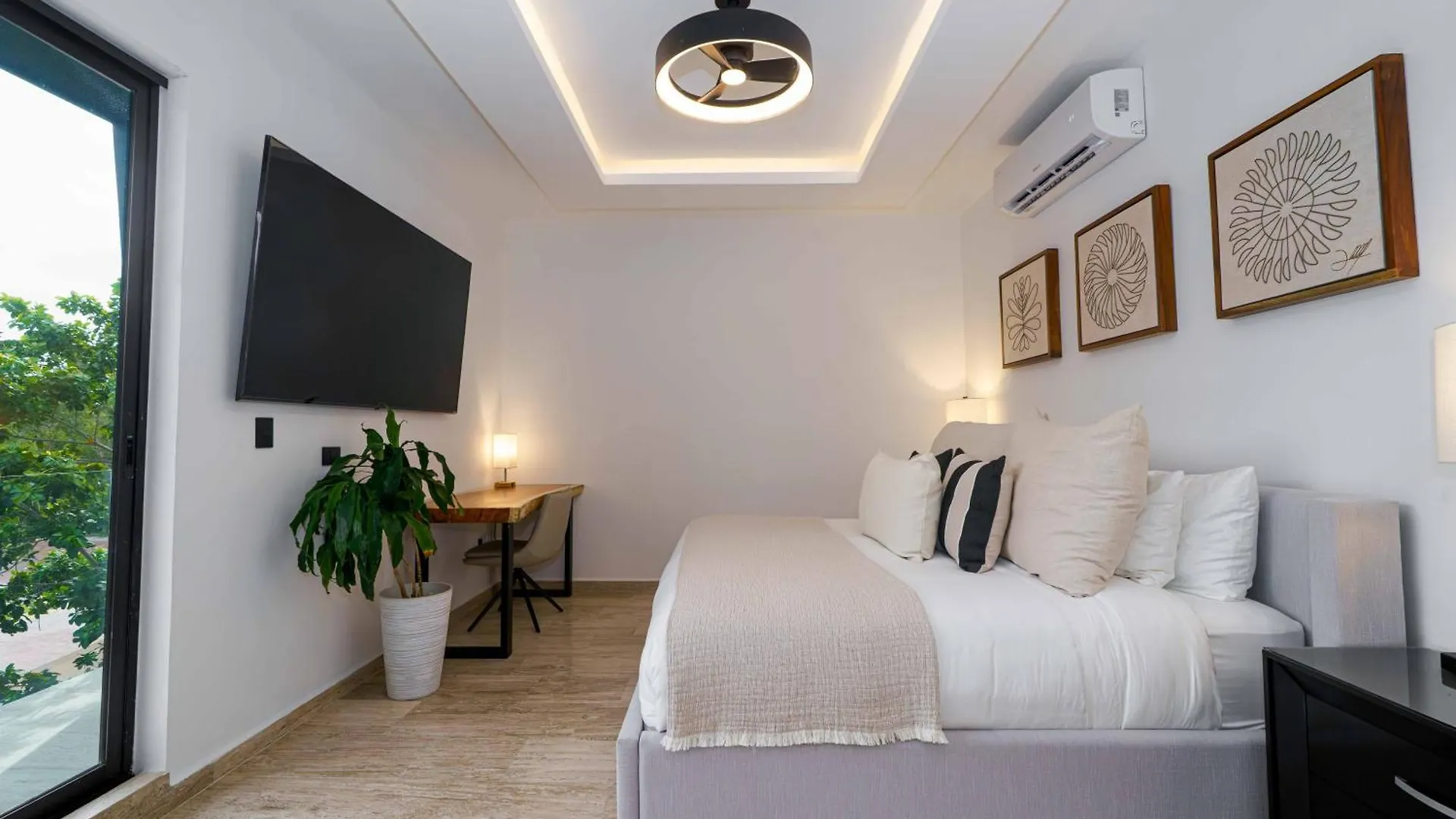 Luxury 5 Bedroom Villa - Private Heated Pool - Movie Theater - Gated Community - fits 11 カンクン メキシコ