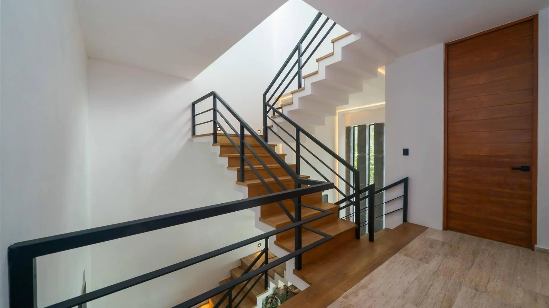 Luxury 5 Bedroom Villa - Private Heated Pool - Movie Theater - Gated Community - fits 11 カンクン