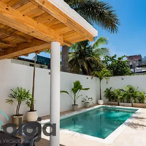Vica Con Piscina En La Entrada De La Zona Hotelera Affittacamere